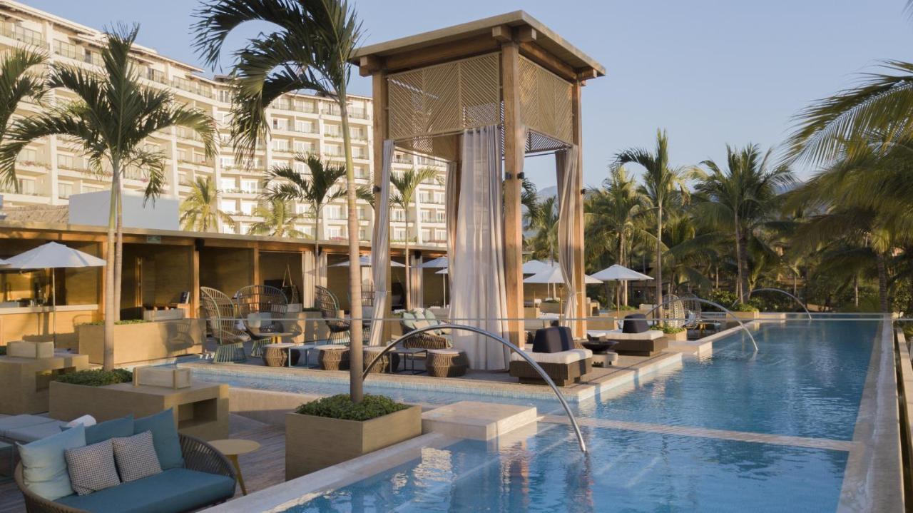 Honeymoon Suite