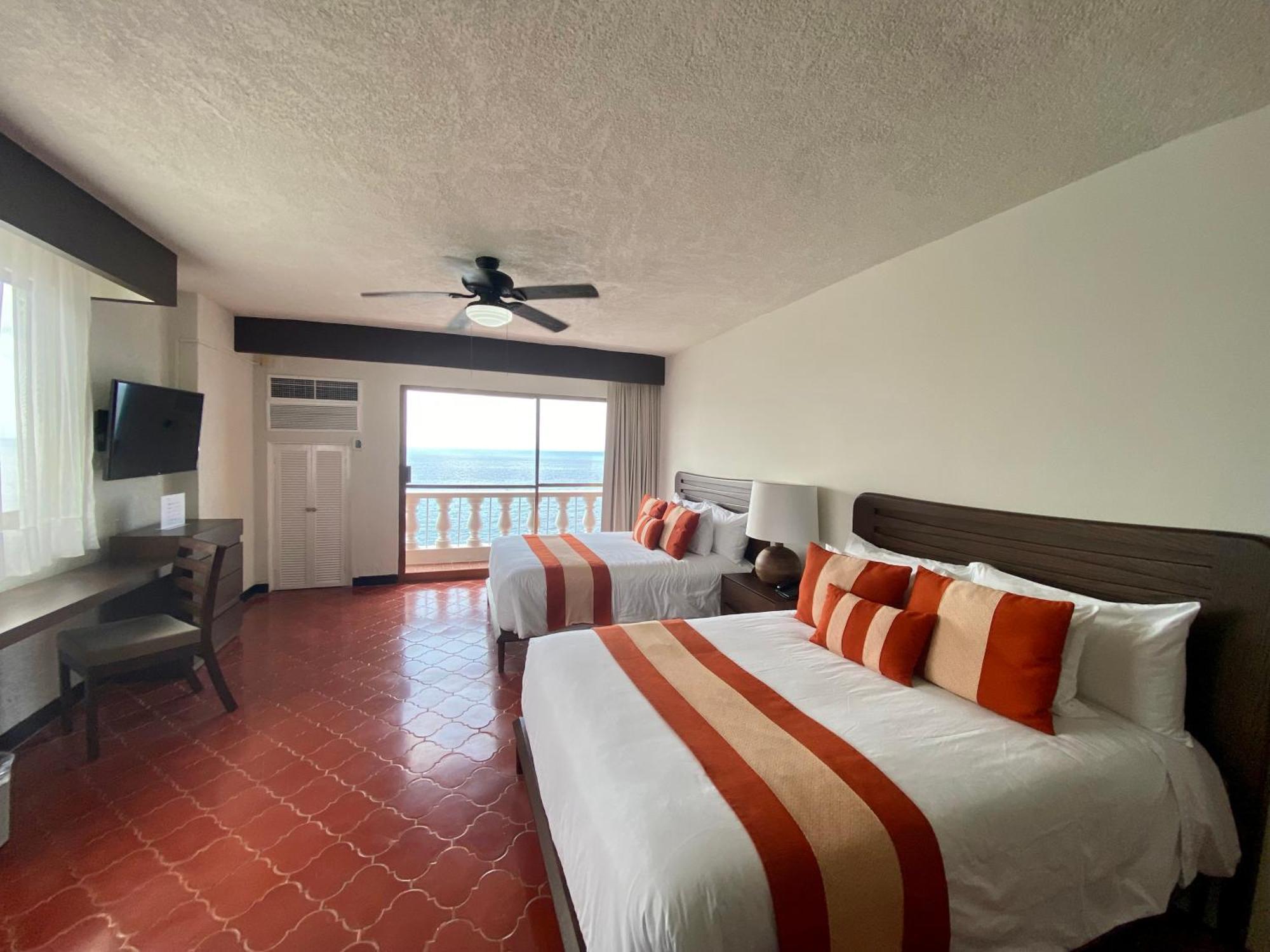 Deluxe Twin Room with Sea View