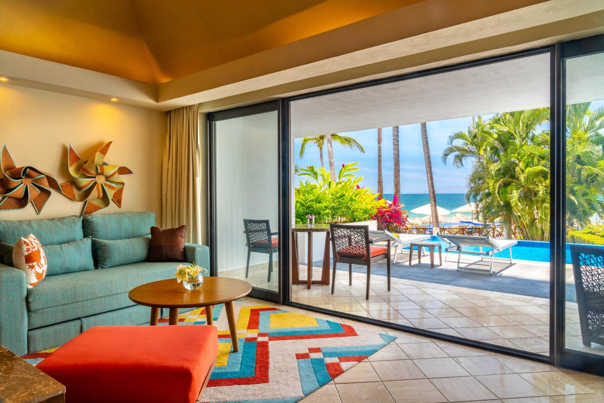 Club Suite Ocean View Swim Up