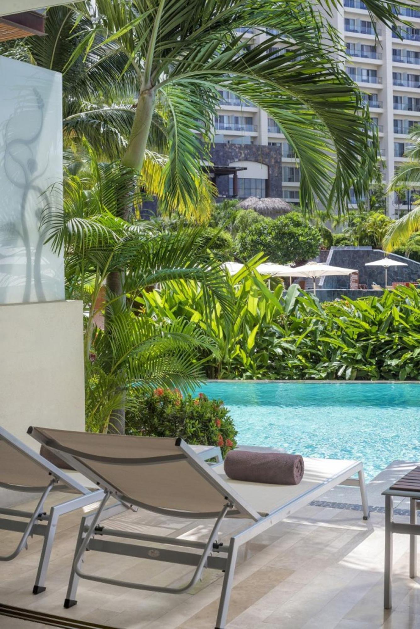 Preferred Club Junior Suite Swimout King