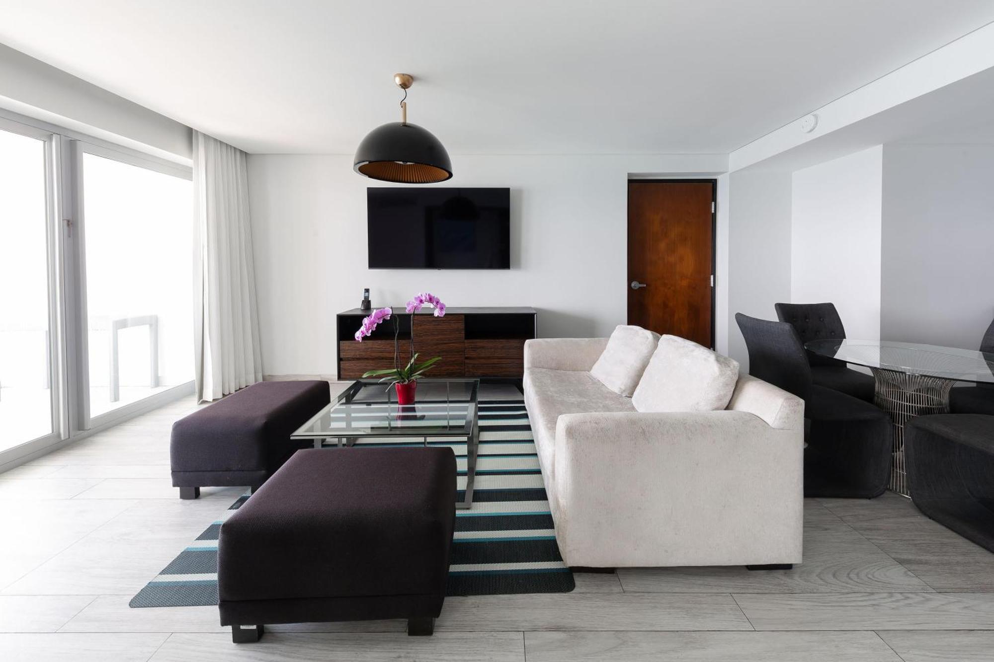 Oceanfront Master King Suite