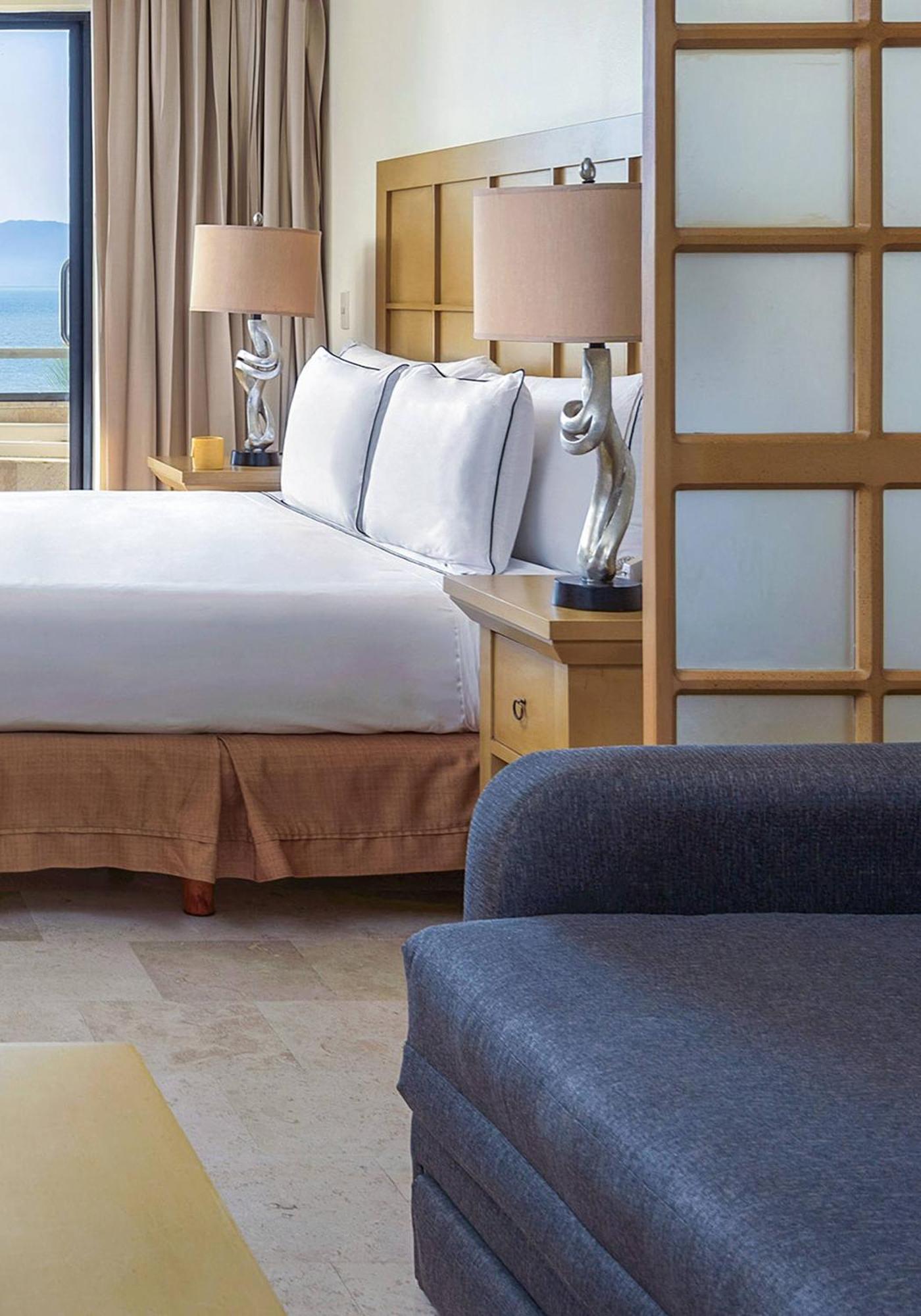 Premium One-Bedroom Suite Sea View